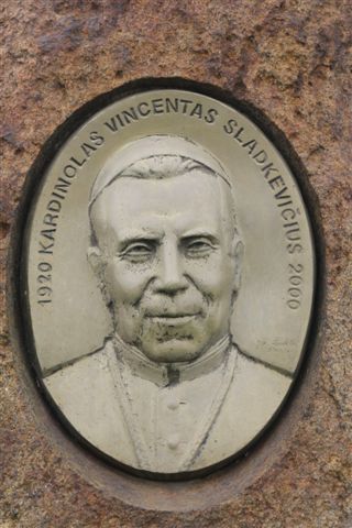 Kardinolo Vincento Sladkevičiaus gimtinėje, Guronių alkakalnis